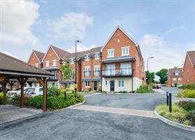 Estate Agents in Colnbrook : S John Homes : 4 Bedroom Town House : Slough : £550,000 : Click here for more details on this property