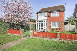 Estate Agents in Colnbrook : S John Homes : 3 Bedroom Detached House : Colnbrook : £650,000 : Click here for more details on this property