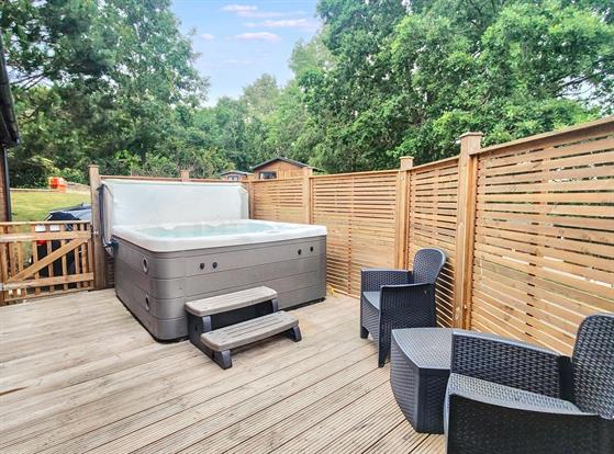 Sun Deck With Hot Tub