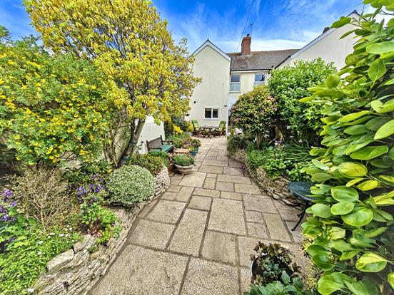 Courtyard Style Garden