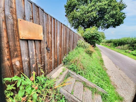 Country Lane/Cycle Path at Rear